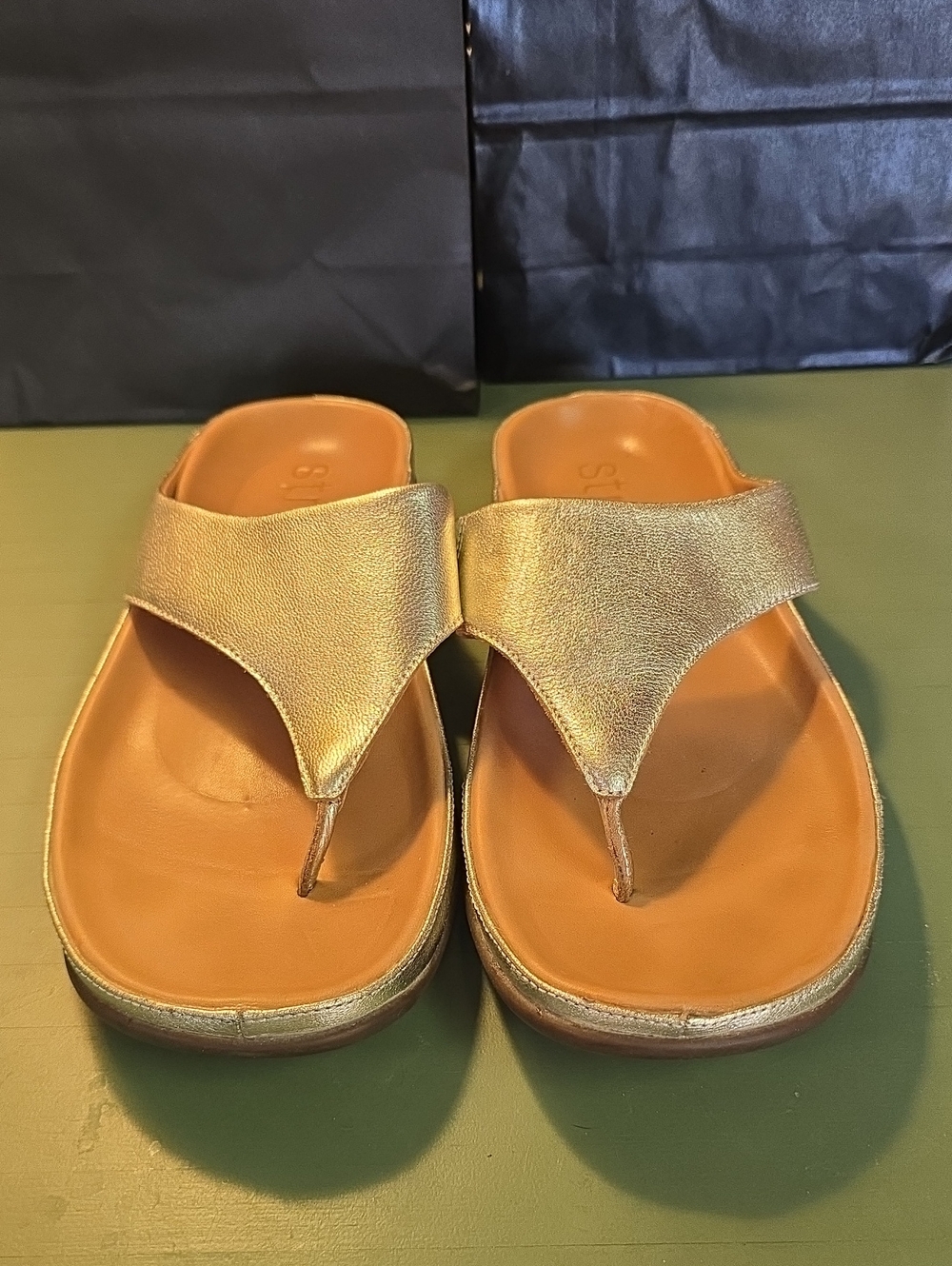 Strive - WOMEN'S MAUI THONG SANDALS - GOLD SIZE - 8